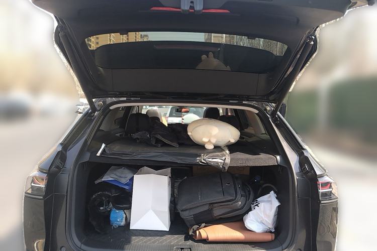 Used Volkswagen Tavendor 2024 380TSI All-Wheel-Drive R-Line Cruise Premium Edition Trunk