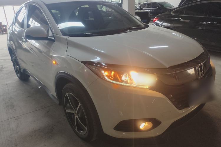 Used Honda Vezel 2020 1.5L CVT Pioneer Edition Front Right 45 Deg