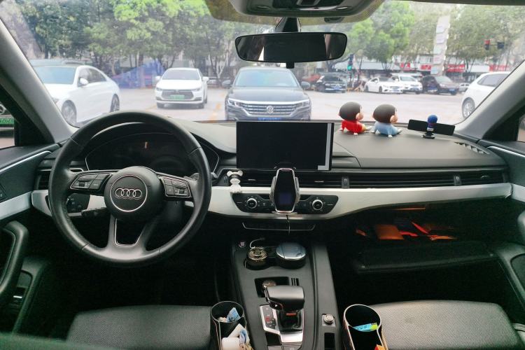 Used Audi A4L 2022 40 TFSI Fashion Dynamic Model Center Console