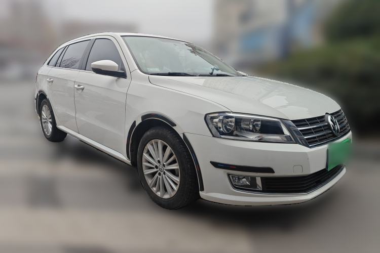 Used Volkswagen Gran Lavida 2014 1.6L Automatic Sport Edition
