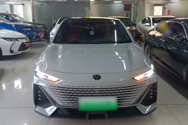 Used CHANGAN UNI-V 2022 1.5T Smart Navigation Version
