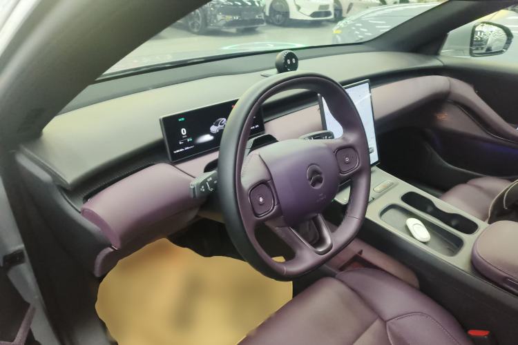 Used Nio ET5 2022 75 kWh Center Console