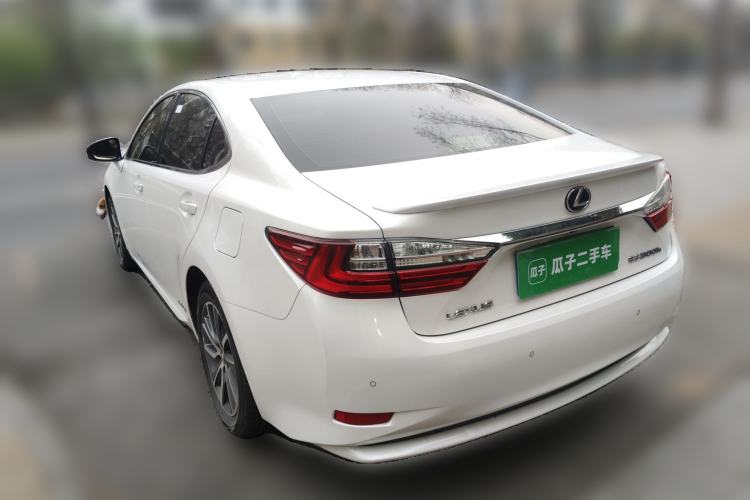 Used Lexus ES 2015 300h Comfort Edition