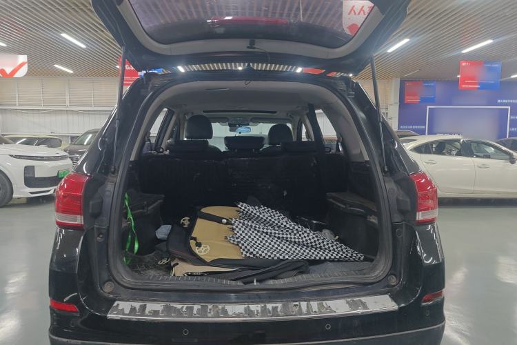 Used Haval H6 2017 Blue Label Sport Edition 1.5T Automatic Two-Wheel Drive Luxury Model Trunk