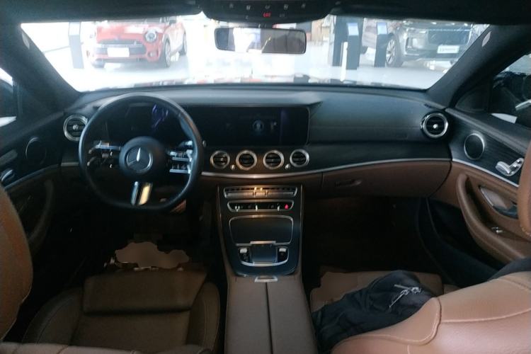 Used Mercedes-Benz E-Class 2023 Restyled E 260 L Sport Edition Center Console