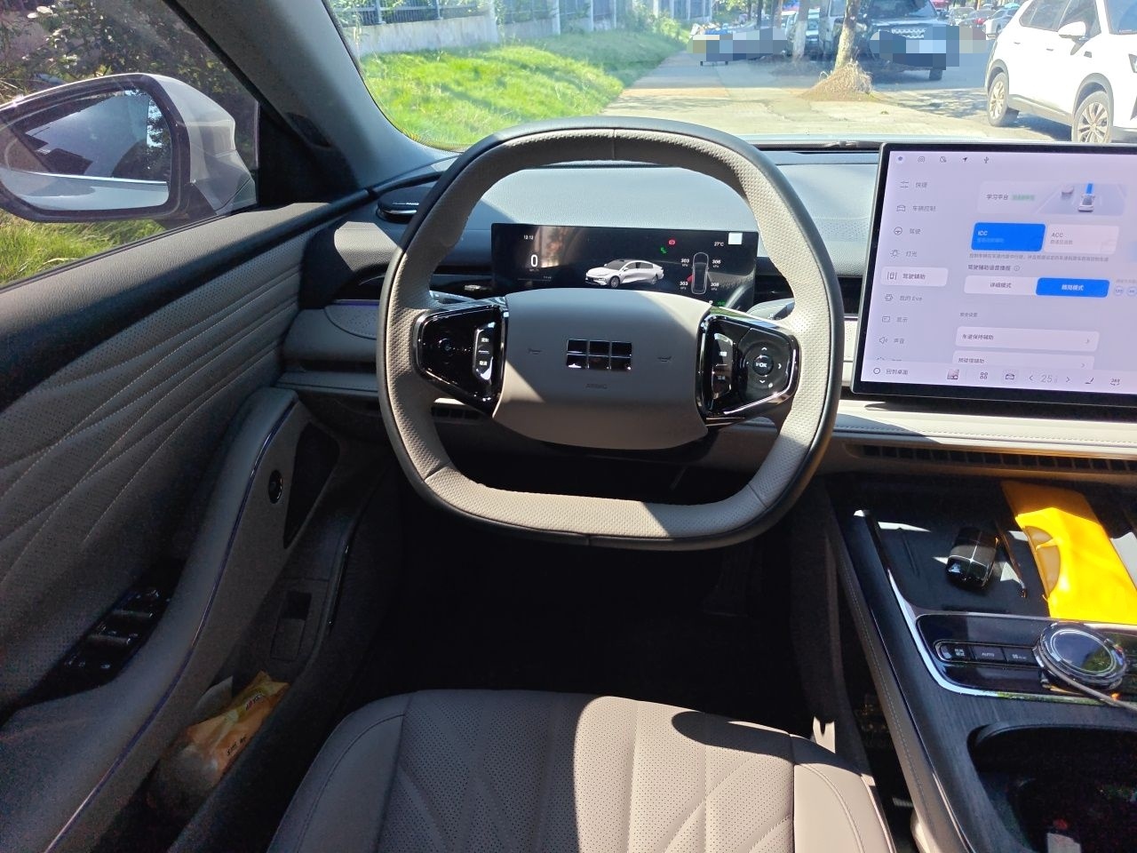 Geely Galaxy 8 2026 Model 225km EM-i Long-Range Voyager Edition — снимка 10