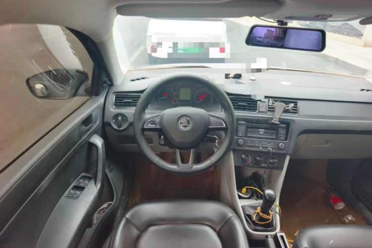 Used Skoda Rapid 2015 1.4L Manual Enjoyment Model
