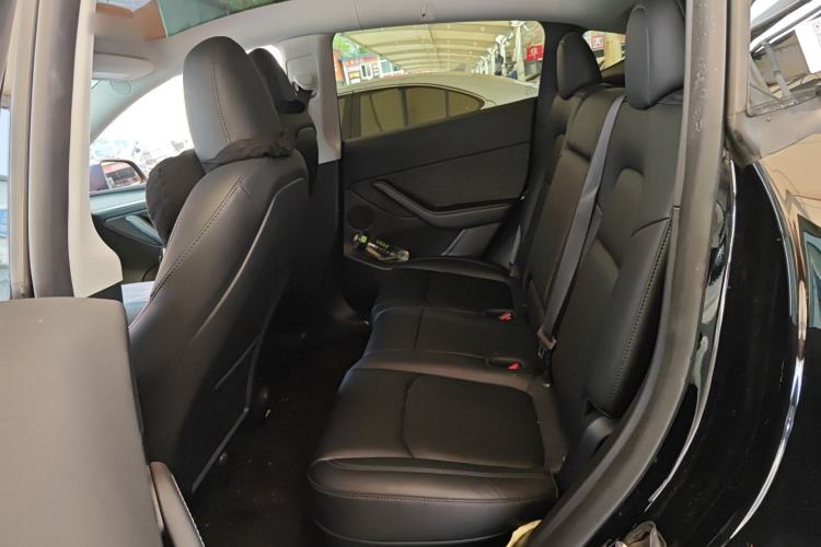 Used Tesla Model Y 2023 Rear-Wheel-Drive Version Left Rear Seat