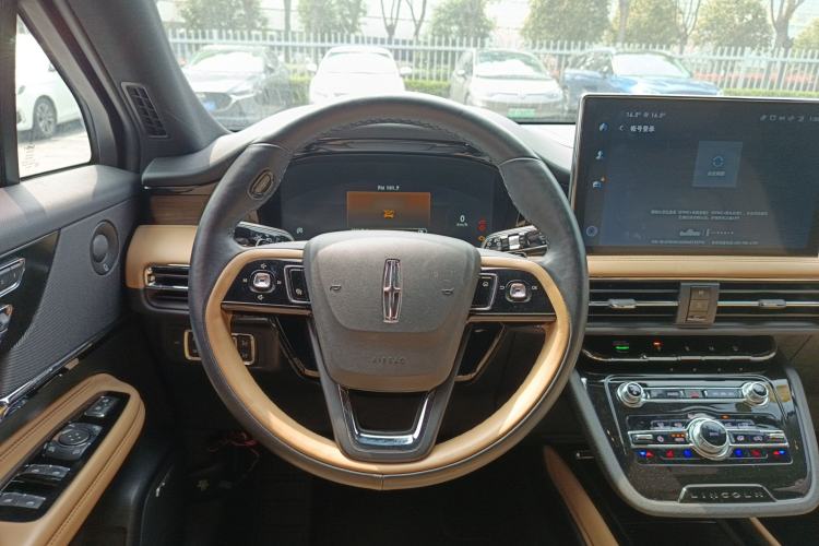 Used Lincoln Corsair 2022 2.0T Four-Wheel Drive Prestige Edition Steering Wheel