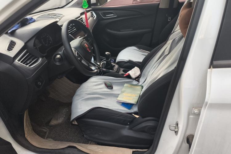 Used Roewe i5 2019 1.5L Manual 4G Connect Luxury Edition
