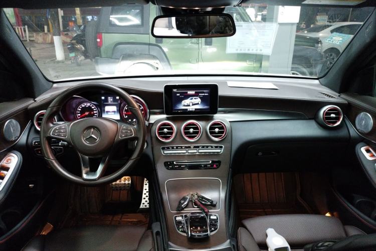 Used Mercedes-Benz GLC 2016 GLC 300 4MATIC Dynamic Model