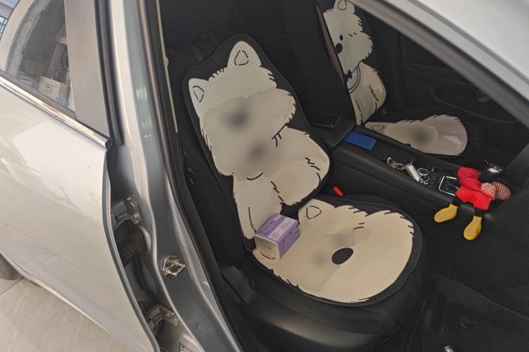 Used Mazda 3 Axela 2017 Sedan 1.5L Automatic Luxury Model Emission Standard China V Right Front Seat