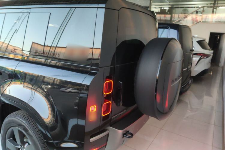 Used Land Rover Defender 2025 110 3.0T P400 – Dynamic HSE