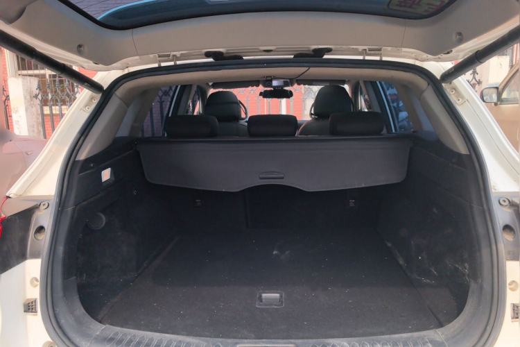 Used Zotye T600 2016 Sport Edition 2.0T DCT Prestige Model Trunk