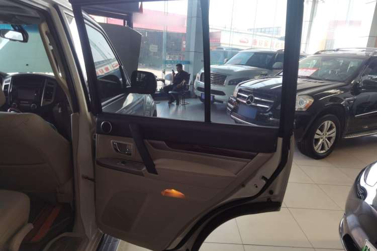 Used Mitsubishi Pajero (Parallel Import) 2018 V97 3.8L 5-Door GLS Sunroof – U.S. Specification
