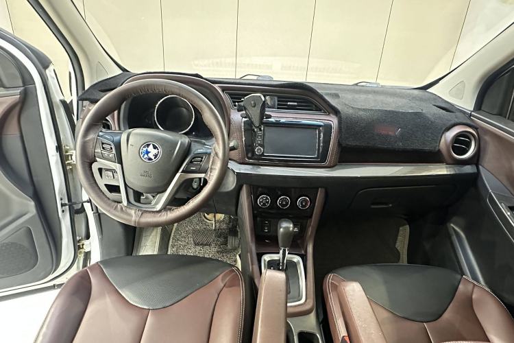 Used Venucia M50V 2017 1.6L XL CVT Luxury Edition