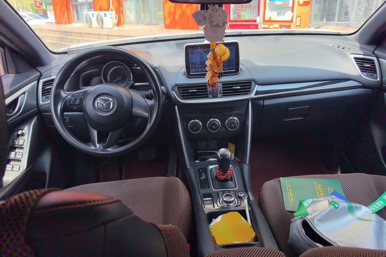 Used Mazda CX-4 2016 2.0L Automatic 2WD Blue Sky Dynamic Leather Edition Center Console