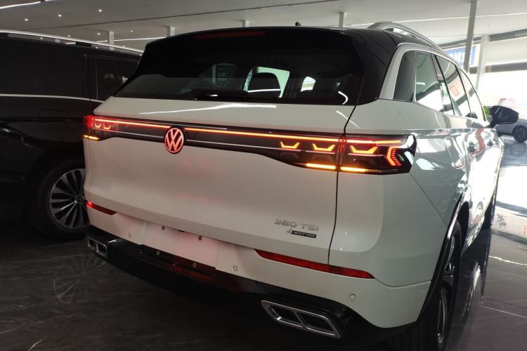 Used Volkswagen Tavendor 2023 380TSI Four-Wheel Drive R-Line Cruise Edition Rear