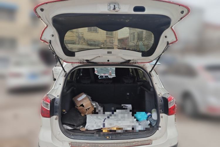 Used Suzuki Vitara S-Cross 2017 1.6L Manual Two-Wheel Drive Urban Fashion Model
