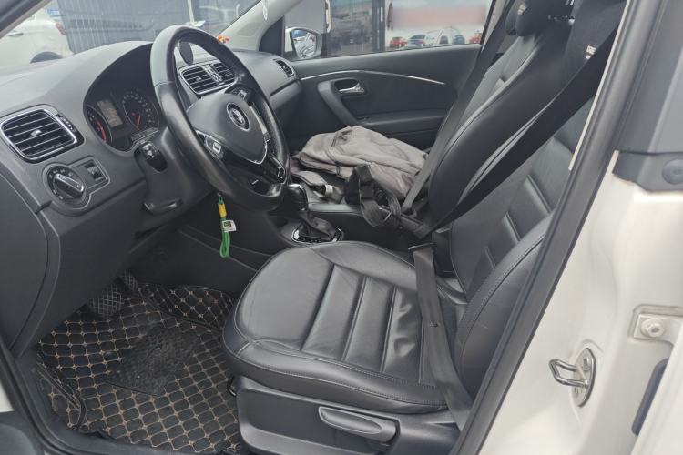 Used Volkswagen Polo 2014 1.6L Automatic Luxury Edition
