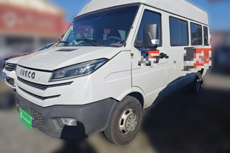 Used Iveco Daily 2023 2.5T A37M1 Long Wheelbase Mid-Roof Dual-Tire Side-Sliding Doors 5-9 Seats