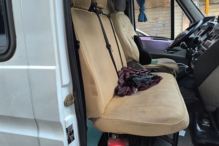 Used Iveco Power Daily 2017 2.5T Deluxe A37 High-Roof 6-7 Seater Bus 47Z5
