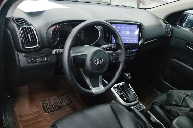 Used Kia KX3 2015 1.6L Automatic Two-Wheel Drive DLX Center Console