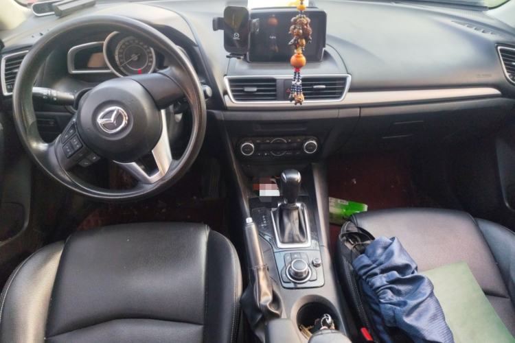 Used Mazda 3 Axela 2016 Sedan 1.5L Automatic Luxury Model