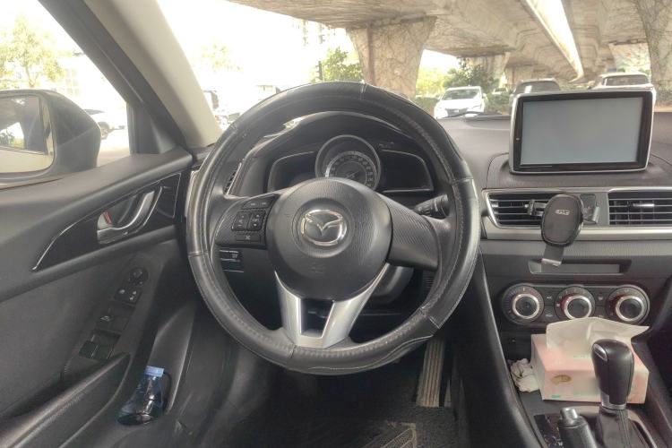 Used Mazda 3 Axela 2016 Sedan 1.5L Automatic Comfort Model