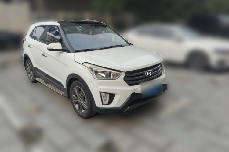 Used Hyundai ix25 2015 1.6L Automatic Two-Wheel Drive Smart GLS Trim Front Right 45 Deg