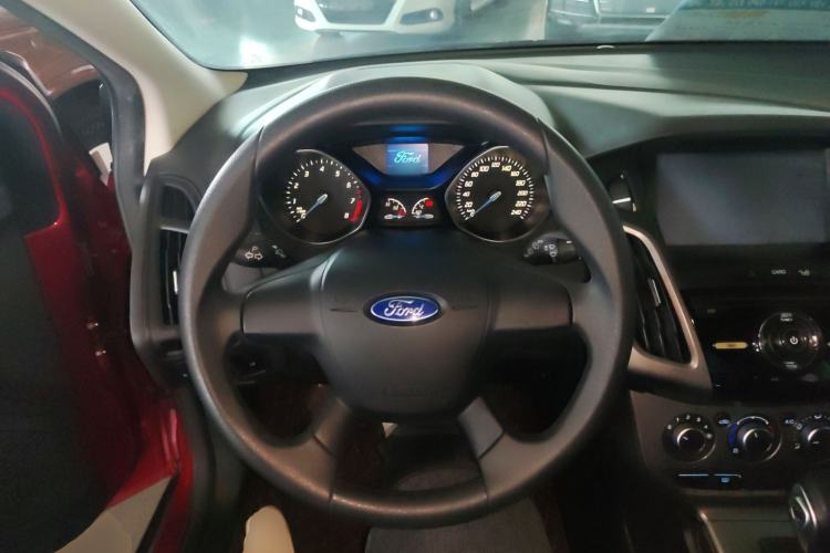Used Ford Focus 2012 Hatchback 1.6L Automatic Comfort Model Steering Wheel