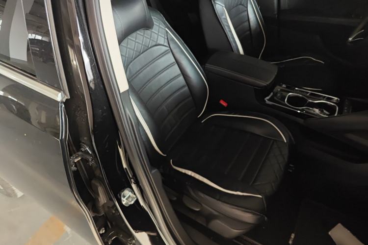 Used Buick Envision 2022 Facelift Encore S 652T Two-Wheel-Drive Luxury Model
