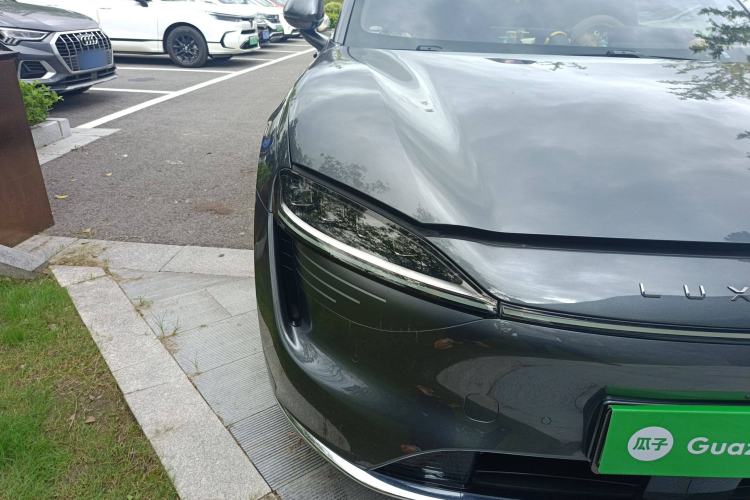 Used Hima Luxeed R7 2024 All-Electric 802 km Max
