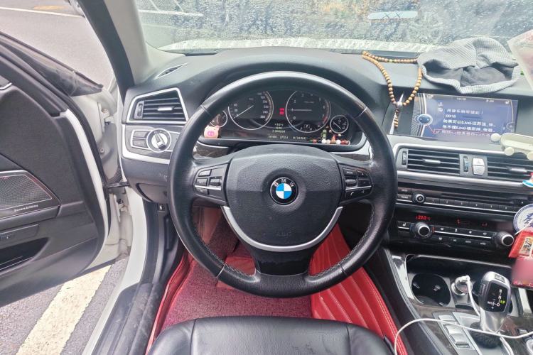 Used BMW 5 Series 2013 525Li Leading Model
