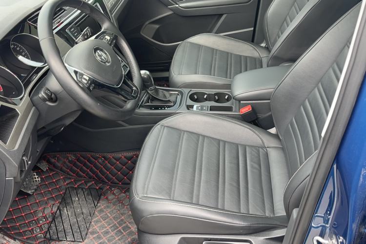 Used Volkswagen Touran 2016 Volkswagen Touran L 280TSI DSG Comfort Edition Left Front Seat