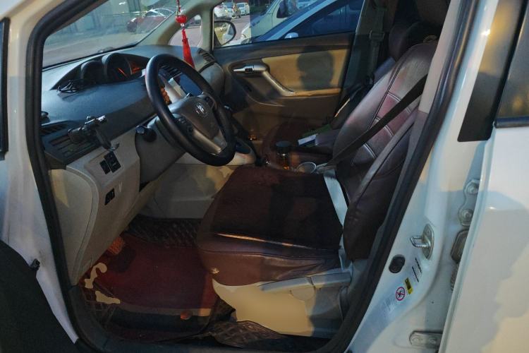 Used Toyota Verso 2014 Starlight 180E CVT Elite Multi-Function Edition
