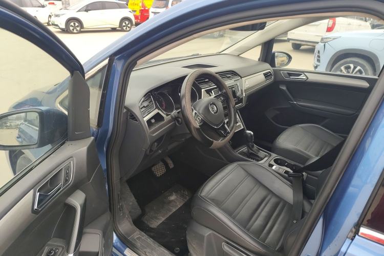 Used Volkswagen Touran 2016 Volkswagen Touran L 280TSI DSG Comfort Edition