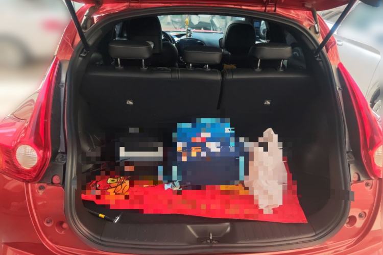 Used Infiniti ESQ 2014 1.6L Spontaneous Edition Trunk