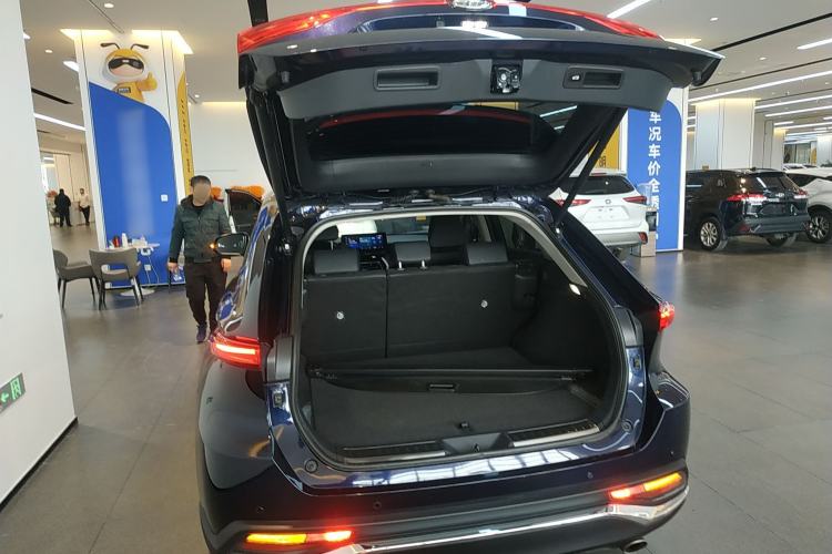 Used Toyota Harrier 2022 2.0L CVT Two-Wheel Drive Deluxe Edition