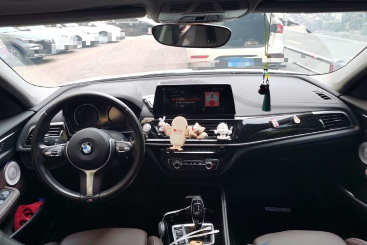 Used BMW 1 Series 2022 125i M Sport Night Edition Center Console