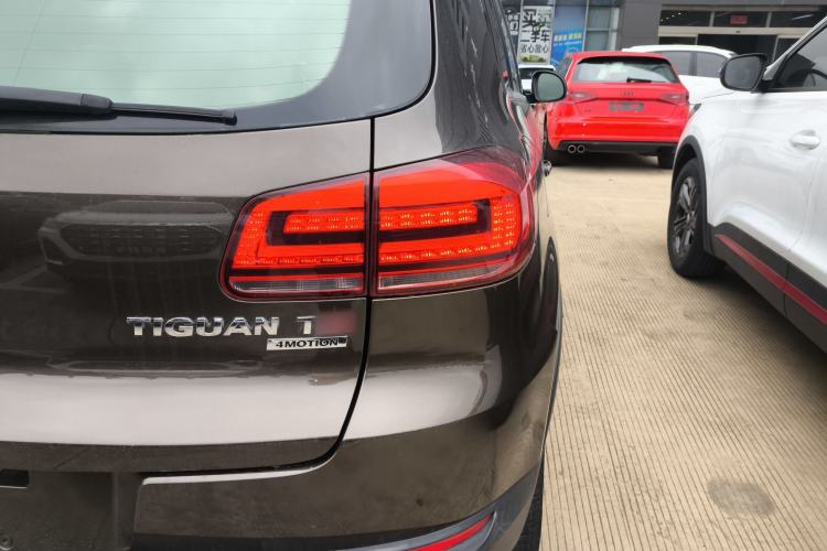 Used Volkswagen Tiguan 2015 1.8TSI Automatic All-Wheel-Drive Luxury Model Exterior 3