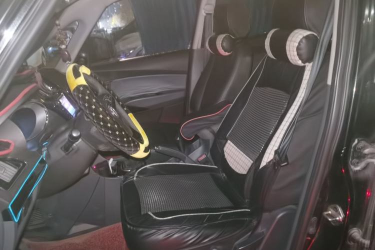 Used JAC Refine M2 2013 1.5L Manual Luxury 5-Seater
