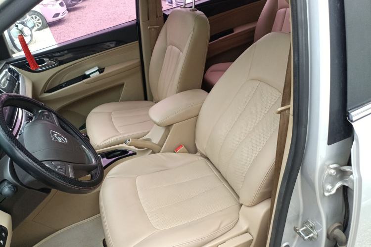 Used Baojun 730 2016 1.5T Manual Luxury Edition 7 Seats
