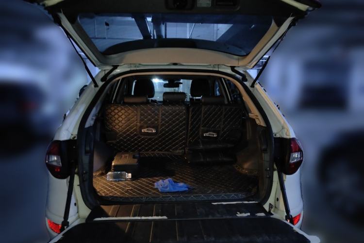 Used Renault Koleos 2013 2.5L 4x4 Comfort Edition Trunk