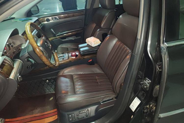 Used Volkswagen Phaeton 2011 4.2L V8 4-seat Extended-Range Individual Edition
