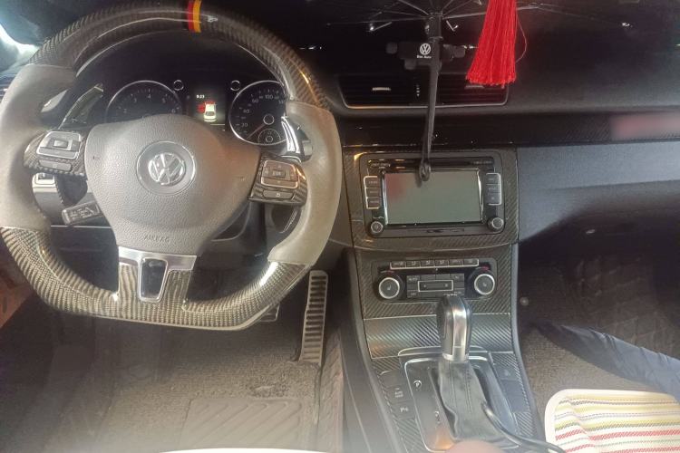 Used Volkswagen FAW-Volkswagen CC 2011 1.8TSI Luxury Model Center Console