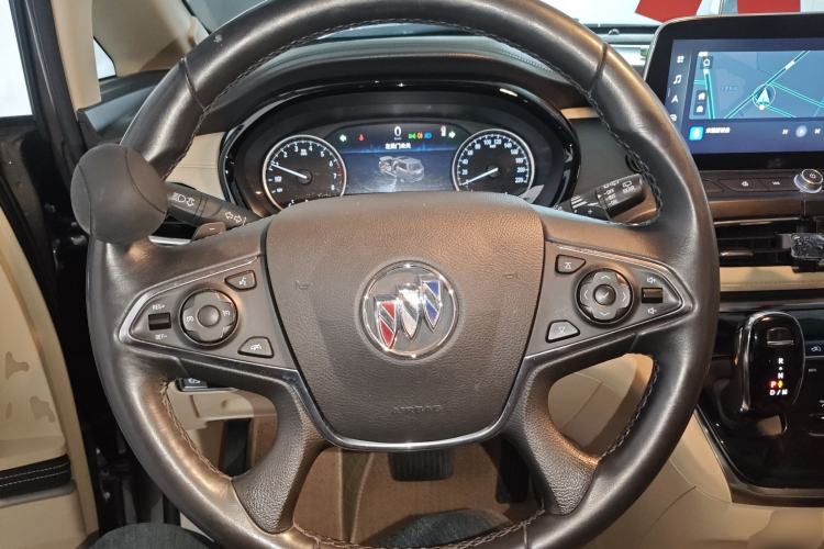 Used Buick GL8 2023 Facelifted Land Cruiser Executive Luxury Version
