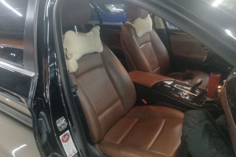 Used BMW 5 Series 2014 520Li Elegant Model
