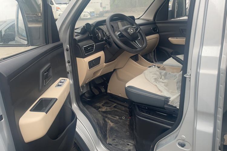 Used CHANGAN KUAYUE Wang X3 EV 2025 Model Luxury Single-Row Cage Transport Truck Interior 3