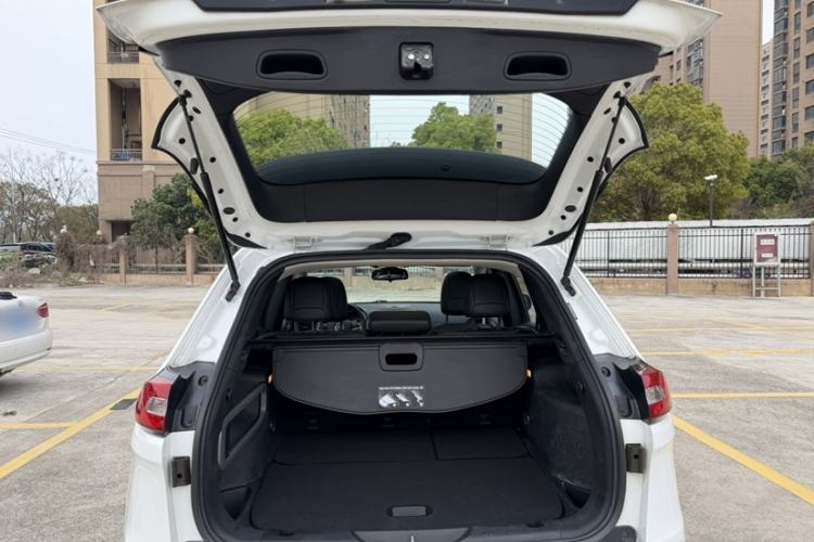 Used Jeep Cherokee 2016 2.4L Leading Edition
